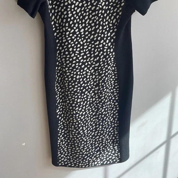 TORY BURCH Gemma Pony Dot Sweater Dress
Merino Wool XL Stretch Dot Ribbed Black - Picture 3 of 10